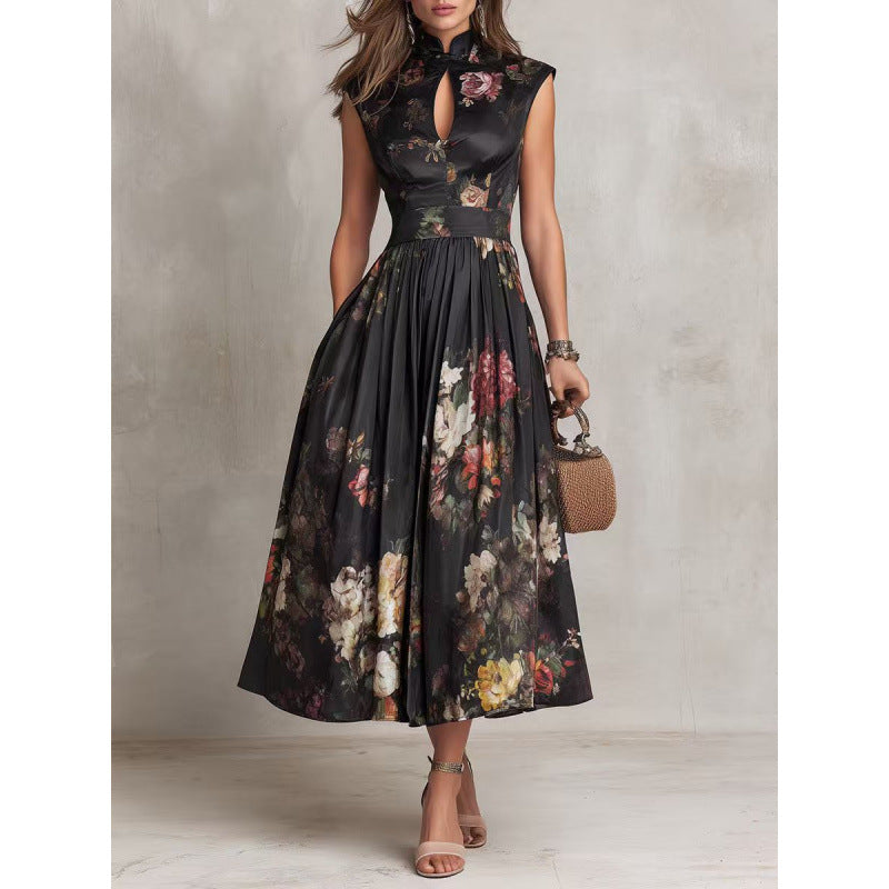 Vespera | Vestido Floral Negro de Cuello Alto